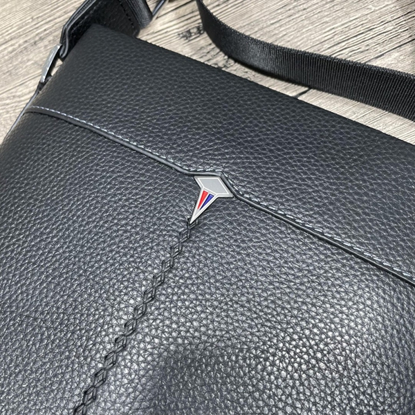 スーパーコピーブランドバッグ背面デザイン